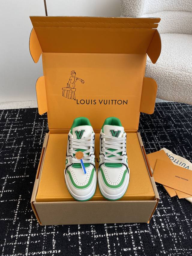 代购级 Louis Vuitton 24Ss 钮钉系列 驴家的爆款！Trainer板鞋，每个人都必须入的款，绝不后悔！ 超级百搭高级！什么衣服都好搭。最主要是超